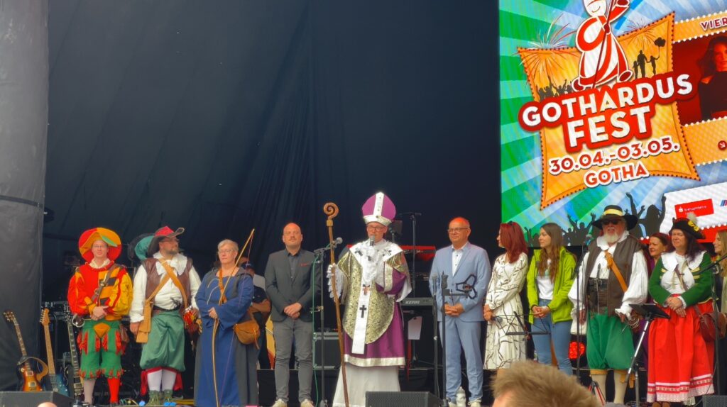 St. Gothardus und historische Torwache